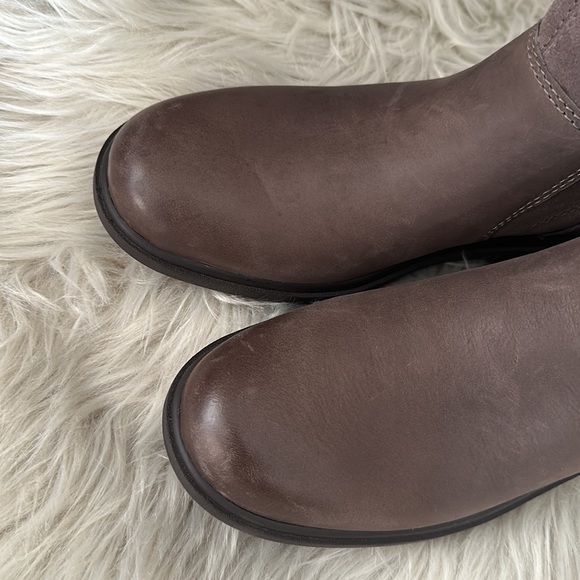 NEW UGG HARRISON ZIP - Picture 9 of 12